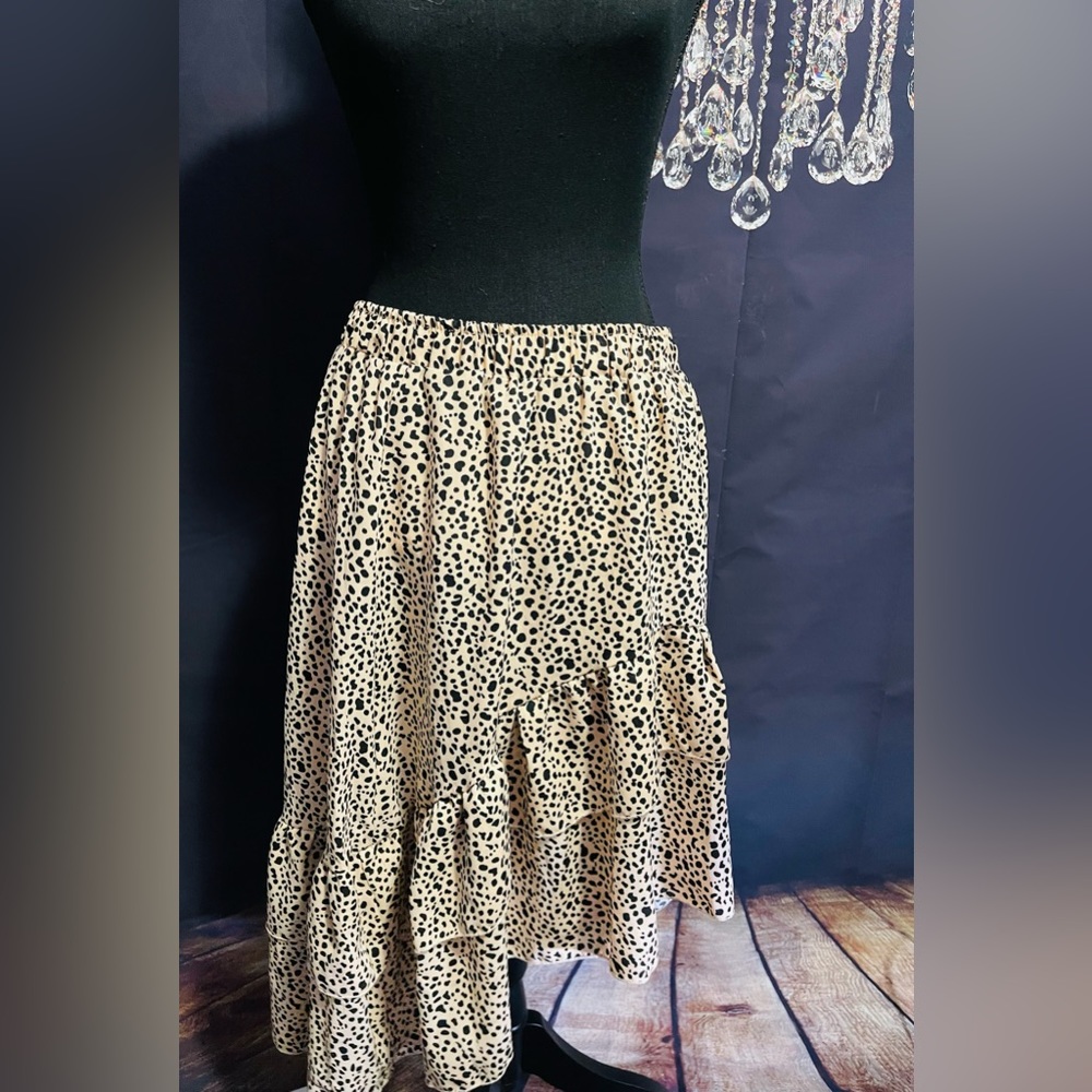 Beige and black leopard asymmetrical skirt with elastic waist